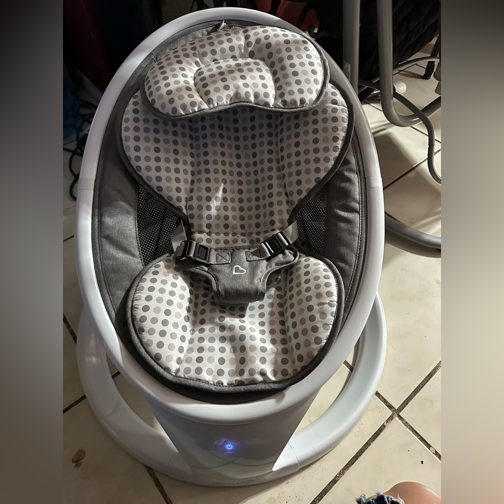Munchkin swing